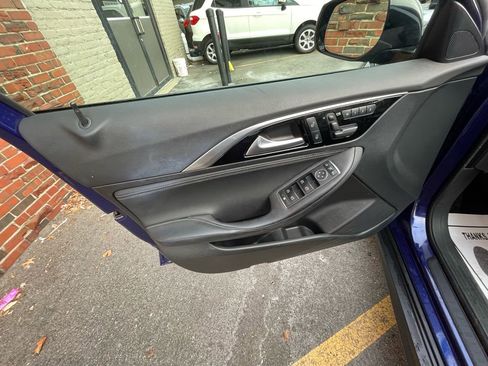 Used 2018 INFINITI QX30 Luxury w/ Cargo Package image 9