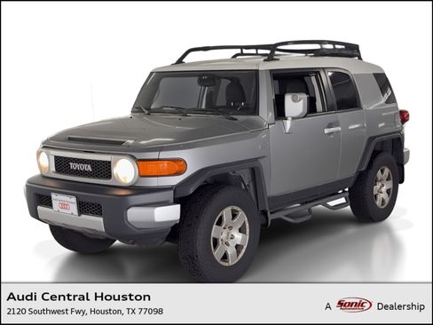 Used 2010 Toyota FJ Cruiser 2WD image 1