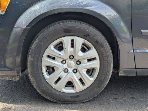 Used 2013 Dodge Grand Caravan American Value Package w/ UConnect Hands-Free Group FWD image 32