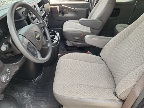 Used 2025 Chevrolet Express 3500 LS RWD image 14