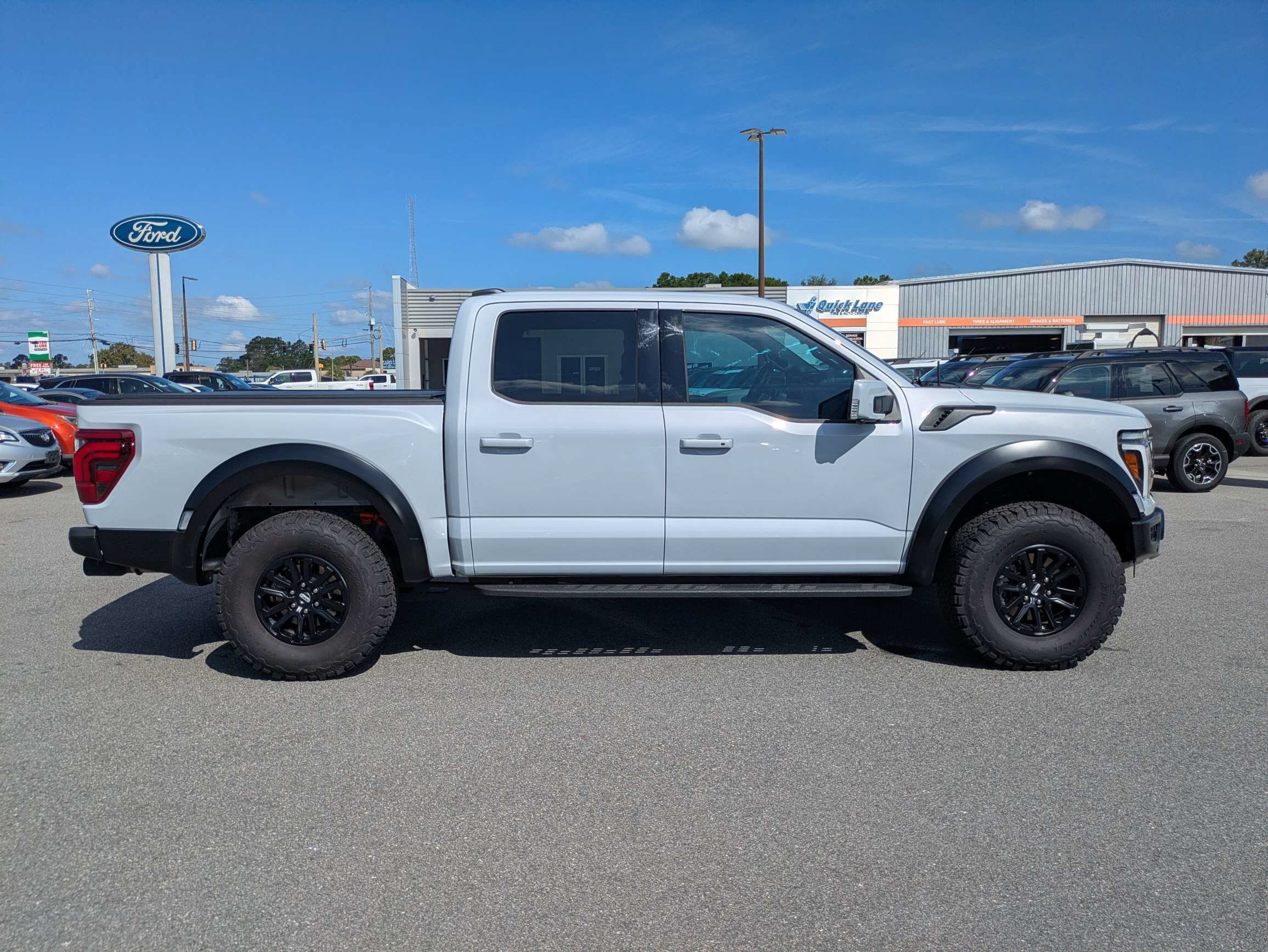Used 2025 Ford F150 Raptor AWD/4WD image 3