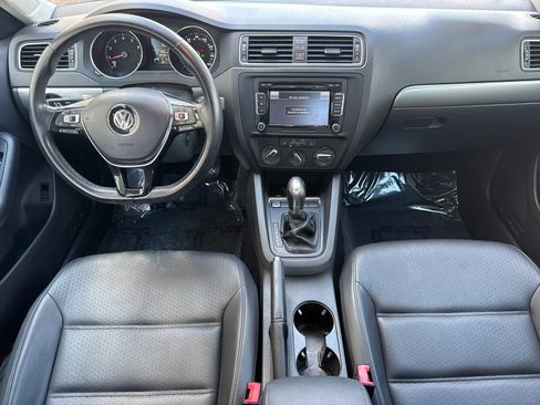 Used 2015 Volkswagen Jetta SE FWD image 13