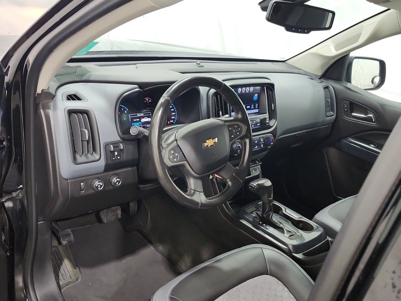 Used 2017 Chevrolet Colorado Z71 AWD/4WD image 10