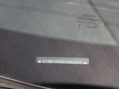 Used 2015 Toyota Camry XLE w/ Moonroof Package FWD image 67