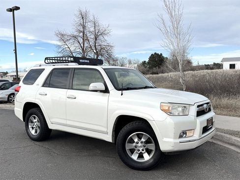 Used 2013 Toyota 4Runner SR5 image 2