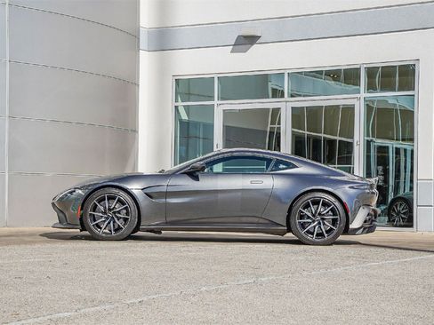 Used 2020 Aston Martin V8 Vantage Coupe image 20