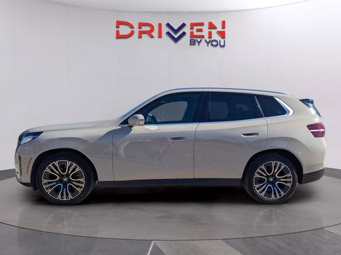 Used 2025 BMW X3 xDrive30i w/ Premium Package image 2