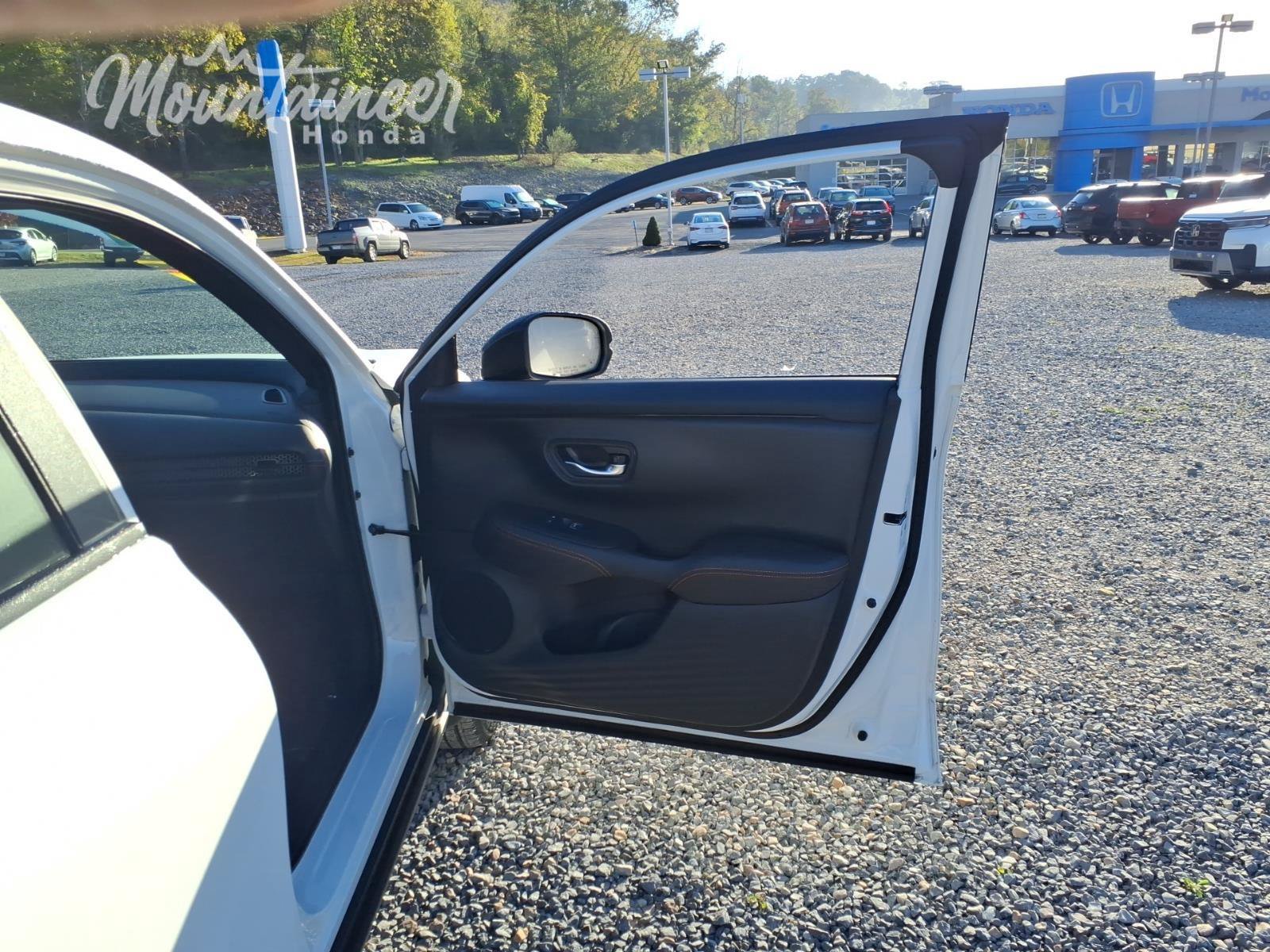 Used 2025 Honda HR-V Sport image 18