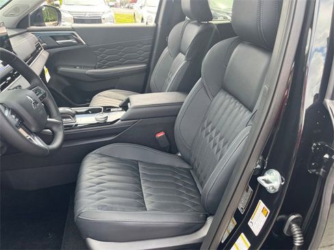 New 2025 Mitsubishi Outlander SEL image 14