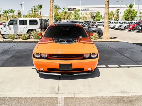 Used 2014 Dodge Challenger R/T RWD image 8