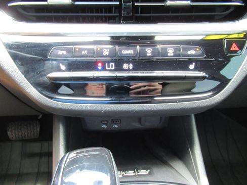 Used 2024 Buick Envista Avenir FWD image 28