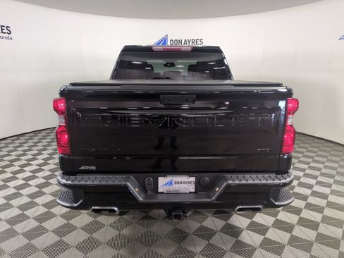 Used 2022 Chevrolet Silverado 1500 Custom Trail Boss w/ Midnight Edition AWD/4WD image 4