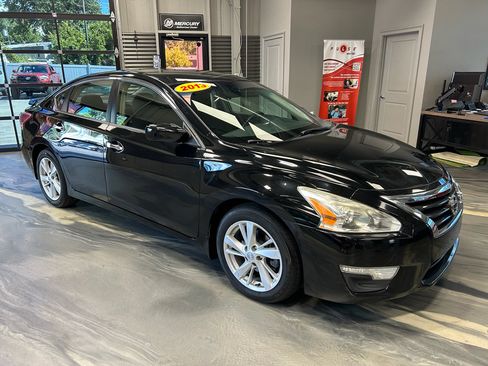 Used 2013 Nissan Altima 2.5 SV FWD image 22