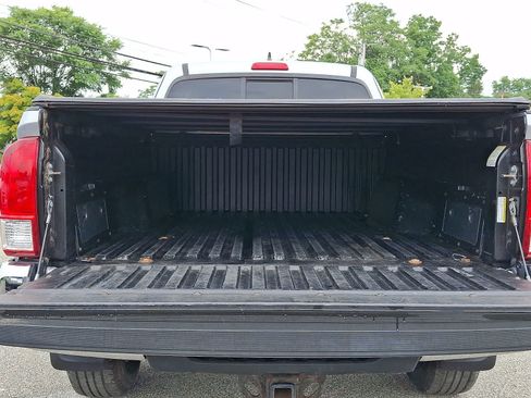 Used 2017 Toyota Tacoma SR5 w/ Tow Package AWD/4WD image 30