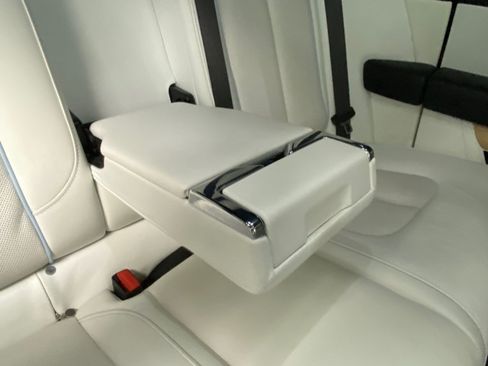 Used 2019 Rolls-Royce Cullinan AWD/4WD image 44