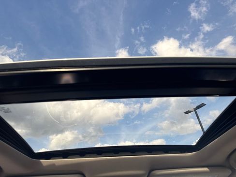 Used 2019 Nissan Rogue SL w/ Premium Package image 19