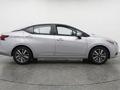 Used 2025 Nissan Versa SV FWD image 11