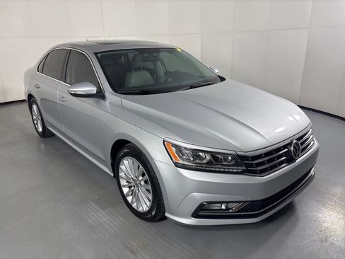 Used 2016 Volkswagen Passat 1.8T SE w/ Lighting Package (P06) FWD image 2