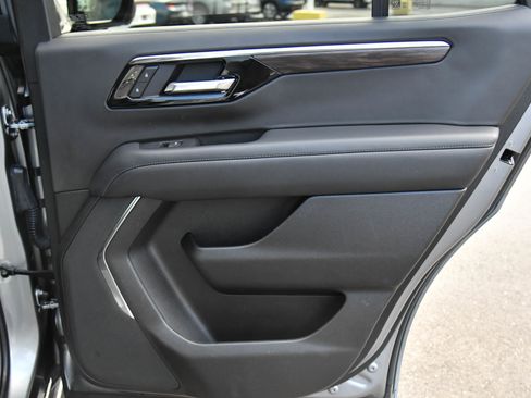 Used 2025 Chevrolet Tahoe LT image 56