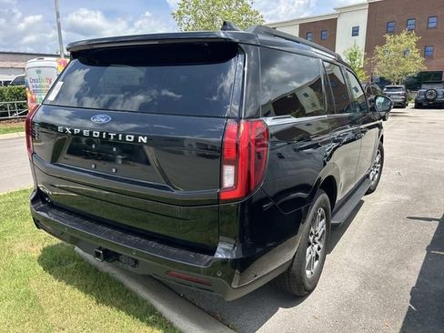 Used 2025 Ford Expedition Active RWD image 5
