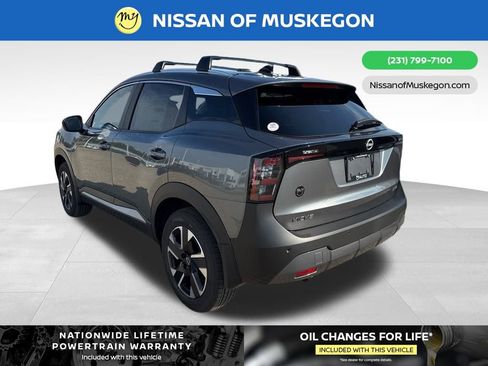 New 2026 Nissan Kicks SV w/ SV Premium Package image 5