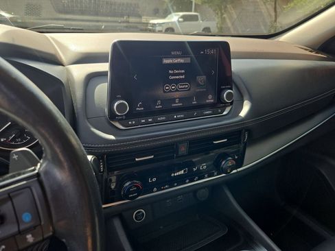 Used 2022 Nissan Rogue SV w/ SV Premium Package FWD image 12