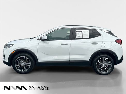 Used 2022 Buick Encore GX Select image 2