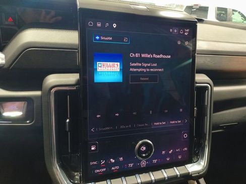 Used 2025 GMC Yukon XL Denali AWD/4WD image 8