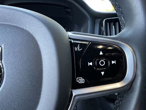 Used 2023 Volvo XC60 B5 Ultimate w/ Climate Package image 19