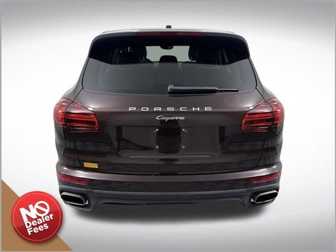 Used 2016 Porsche Cayenne w/ Premium Package AWD/4WD image 4