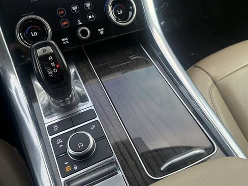 Used 2019 Land Rover Range Rover Sport SE AWD/4WD image 49
