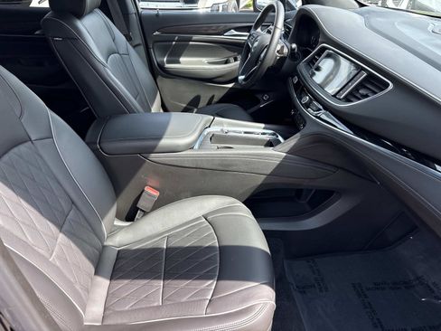 Used 2024 Buick Enclave Avenir w/ Avenir Technology Package image 33
