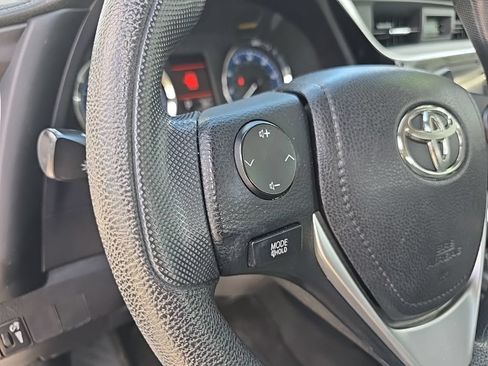 Used 2017 Toyota Corolla LE w/ Carpet Mat Package (TMS) FWD image 29