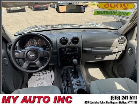 Used 2006 Jeep Liberty Sport w/ Off Road Group AWD/4WD image 9