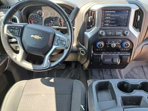 Used 2022 Chevrolet Silverado 1500 LT AWD/4WD image 20