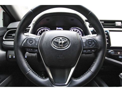 Used 2019 Toyota Camry SE image 11