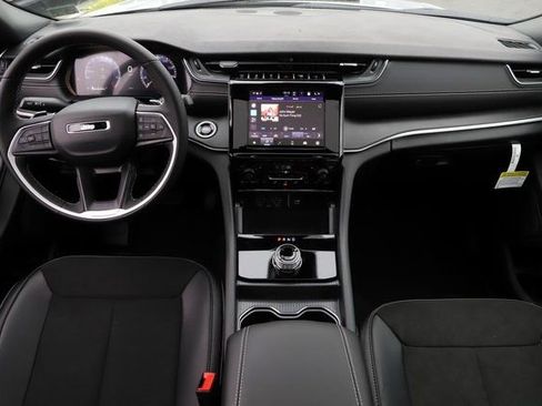 New 2025 Jeep Grand Cherokee L Altitude AWD/4WD image 21