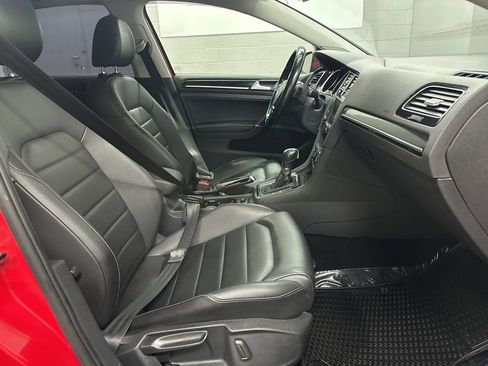 Used 2017 Volkswagen Golf SEL image 20