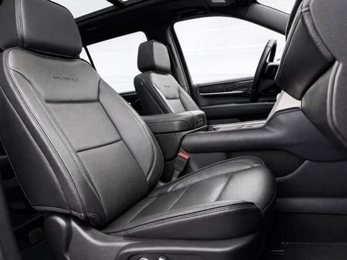 Used 2024 GMC Yukon Denali image 14