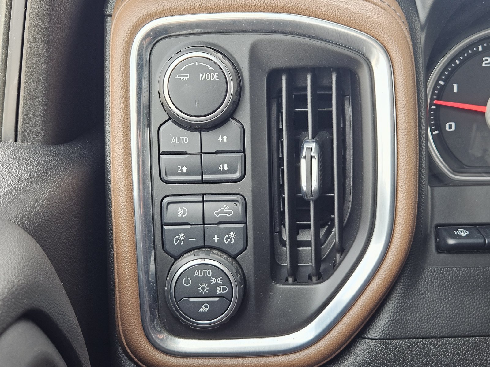 Used 2021 Chevrolet Silverado 2500 High Country AWD/4WD image 23