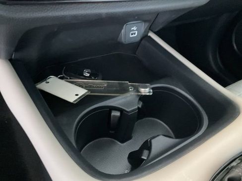 Certified 2025 Honda HR-V LX image 13