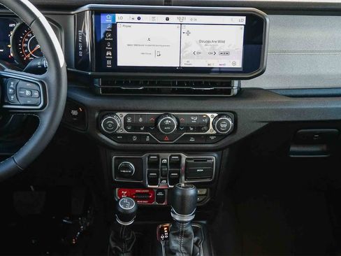 New 2026 Jeep Gladiator Sport image 14