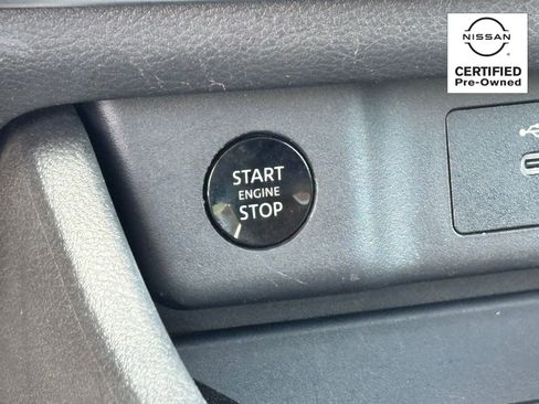 Certified 2025 Nissan Rogue SV FWD image 22