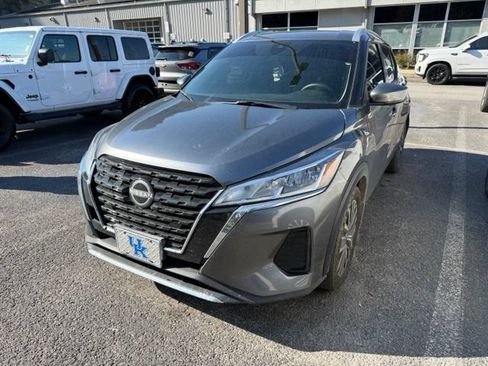 Used 2023 Nissan Kicks SV FWD image 5