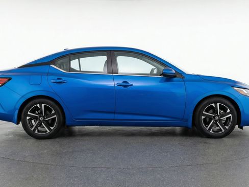 Used 2025 Nissan Sentra SV image 11