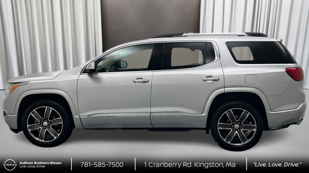 Used 2017 GMC Acadia Denali w/ Technology Package AWD/4WD image 8