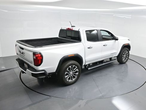 Used 2024 GMC Canyon Denali image 39