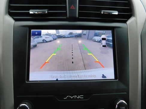 Used 2019 Ford Fusion SEL image 15