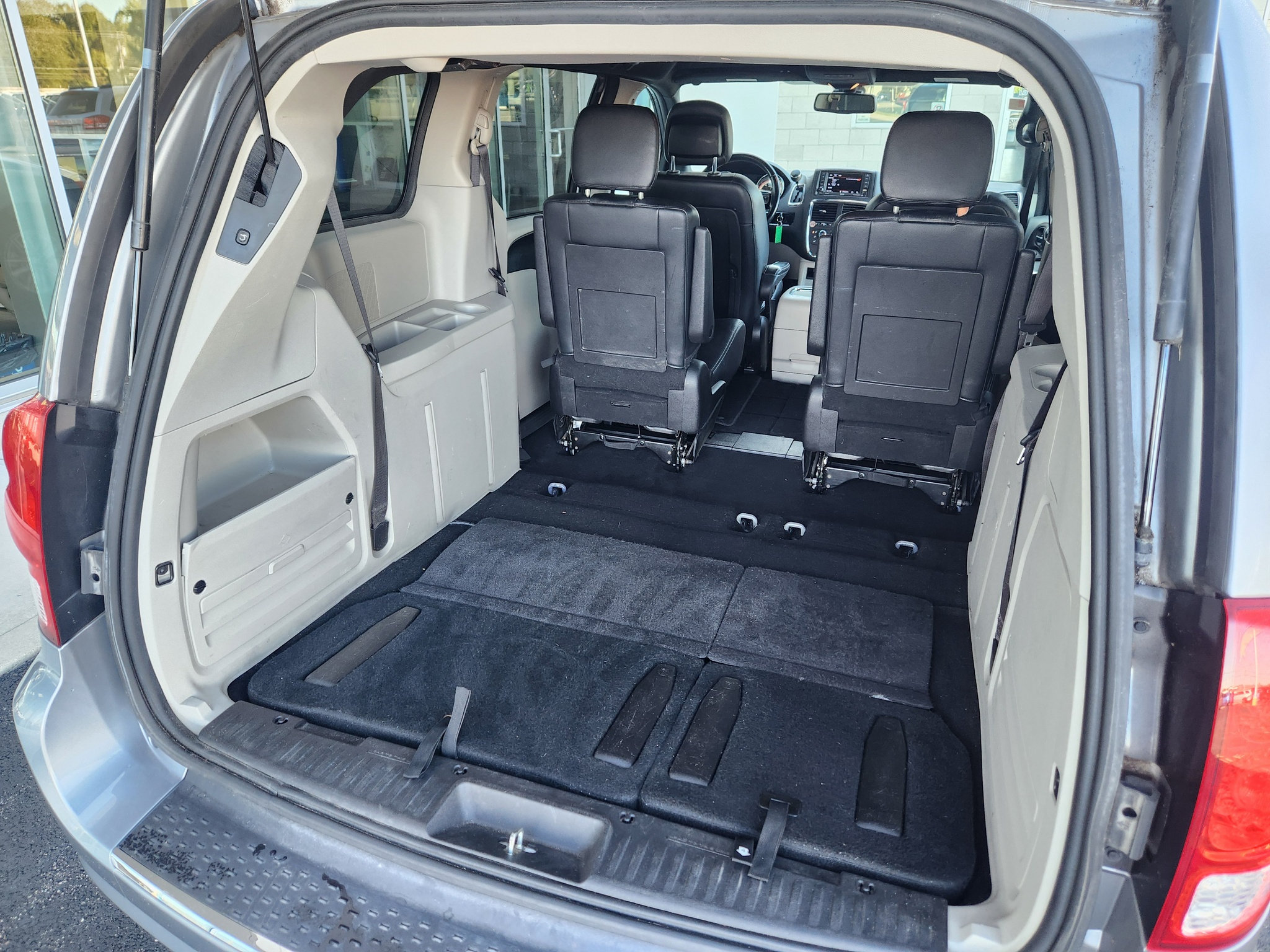 Used 2019 Dodge Grand Caravan SXT FWD image 7