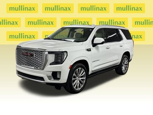 Used 2021 GMC Yukon Denali w/ Denali Premium Package image 8